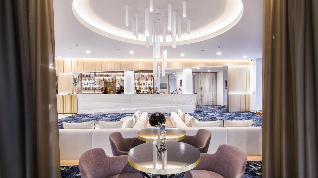 The President Hotel Prague Ngoại thất bức ảnh The lounge at the airport